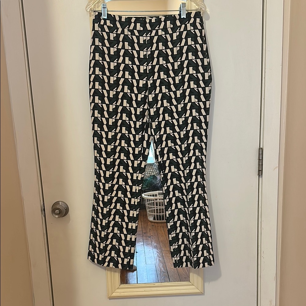 Zara Black and White and Green Geometric Pattern Cropped Pants